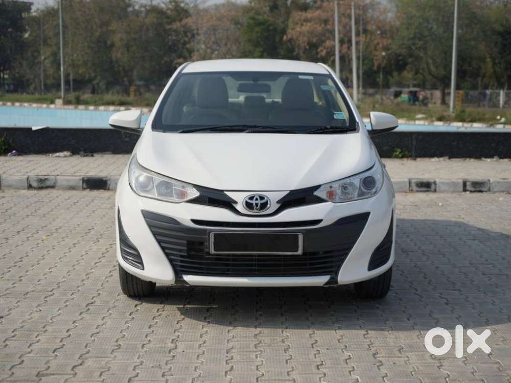 Toyota Yaris J Cvt, 2018, Petrol