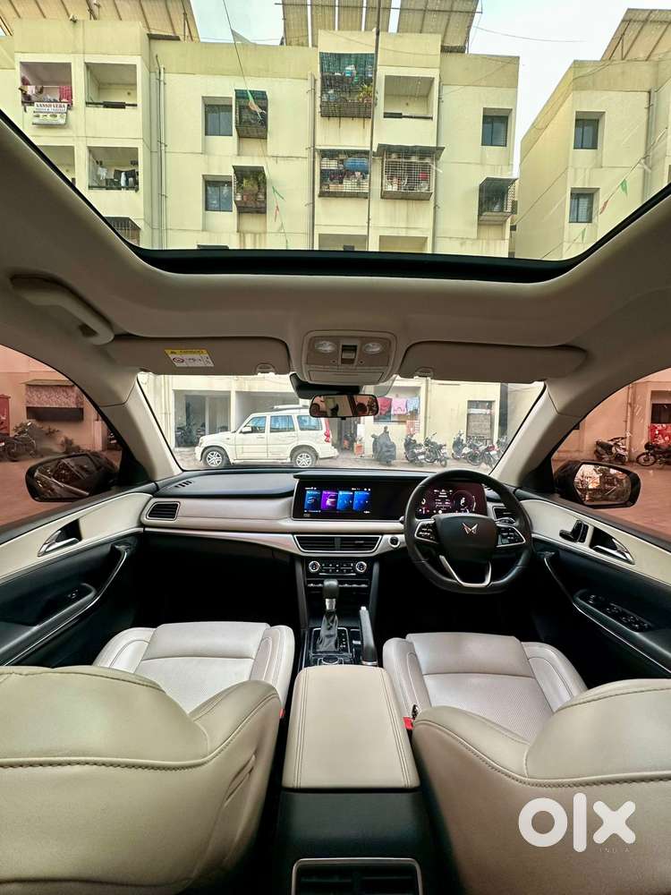 Mahindra Xuv700 2.2 Ax 7 Diesel At Str, 2022, Diesel