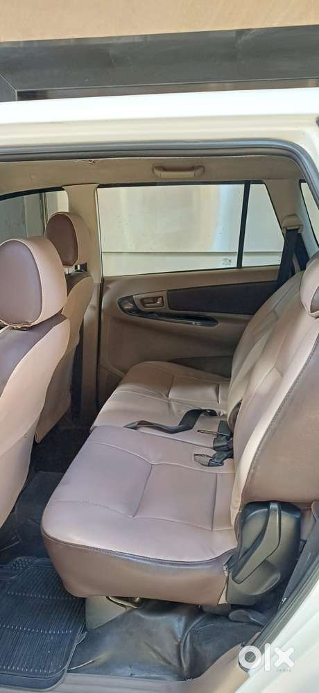 Toyota Innova 2.5 G (diesel) 8 Seater, 2016, Diesel