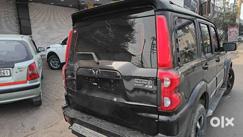 Mahindra Scorpio Classic S11 2025