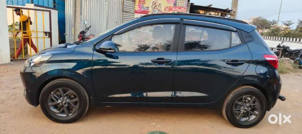 Fully Showroom Track