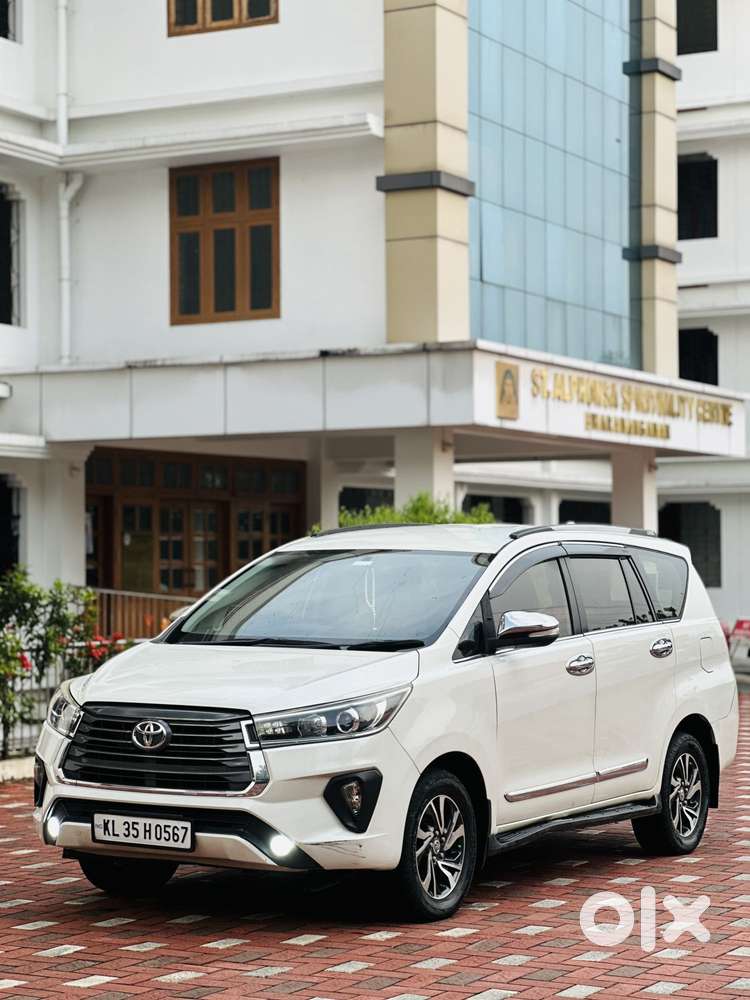 Toyota Innova Crysta 2.4 V, 2017, Diesel