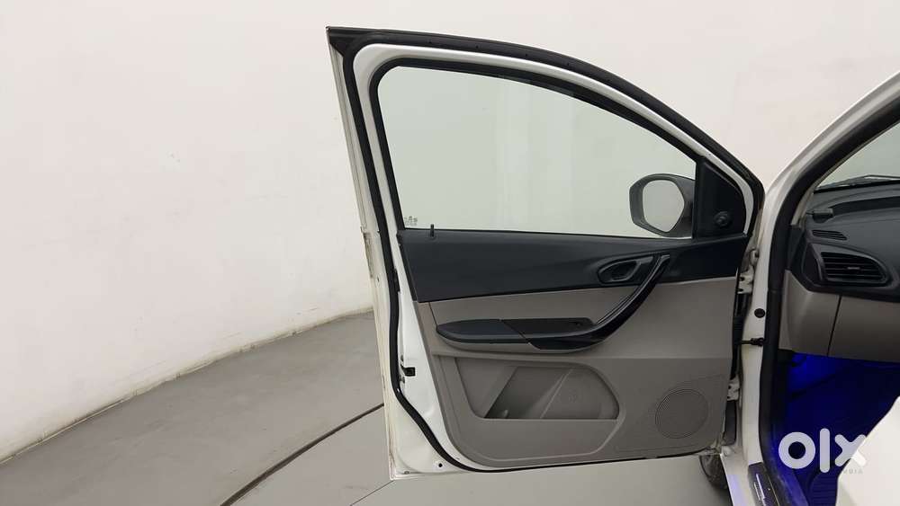 Tata Tiago 1.2 Revotron Xm, 2019, Petrol