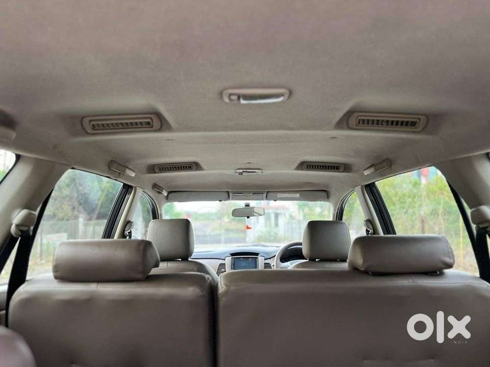 Toyota Innova 2.5 G (diesel) 8 Seater, 2015, Diesel