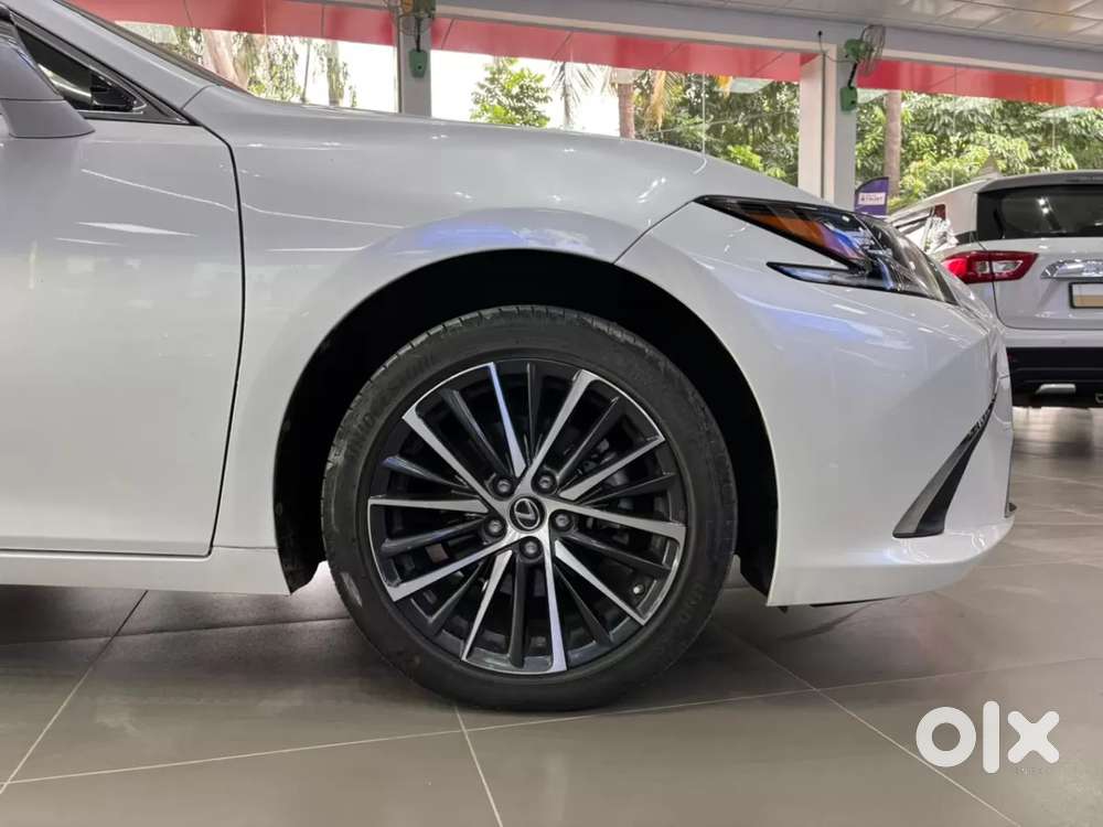 Lexus Es, 2023, Petrol
