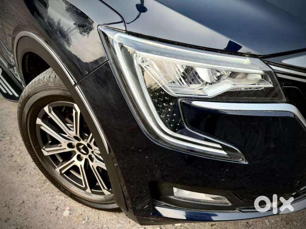 Mahindra Xuv700 2.0 Ax 7 Petrol Mt Str, 2025, Petrol