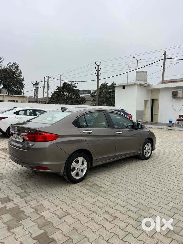 Honda City 1.5 V 5th Gen I-vtec Mt, 2015, Petrol