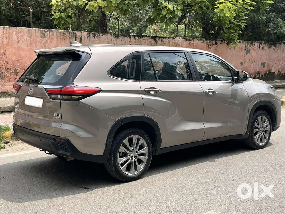 Toyota Innova Hycross 2.0 Zx (o) Hybrid 7 Str, 2025, Electric