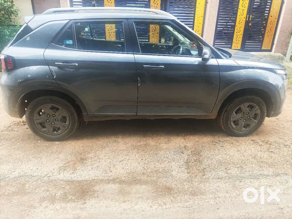 Hyundai Venue 2024 Petrol  10k Km  Single Owner  Showroom Condition