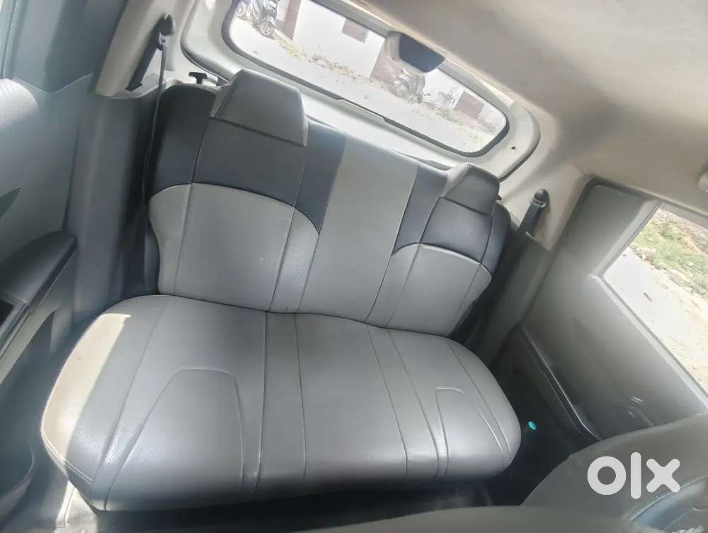 Mahindra Kuv100 K4+ Pure Petrol