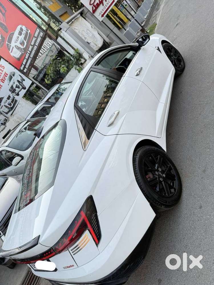 Hyundai Verna Sx(o) Petrol At, 2023, Petrol