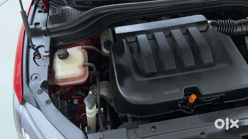 Mahindra Xuv700 2.0 Ax 5 Petrol At Str, 2022, Petrol