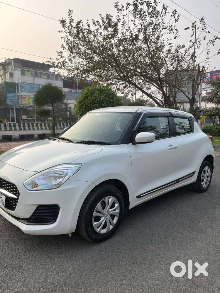 Maruti Suzuki Swift Vxi + Manual, 2023, Petrol