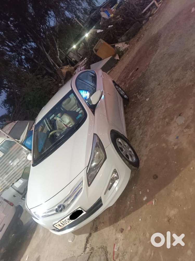 Hyundai Fluidic Verna 2016 Petrol Well Maintained