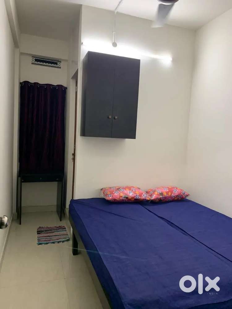 Furnished single room for rent near infopark/Csez PG & Guest Houses