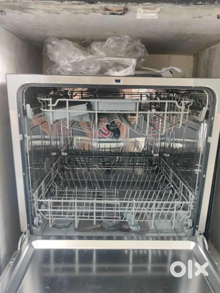 Dish washer at Kharghar Sector7