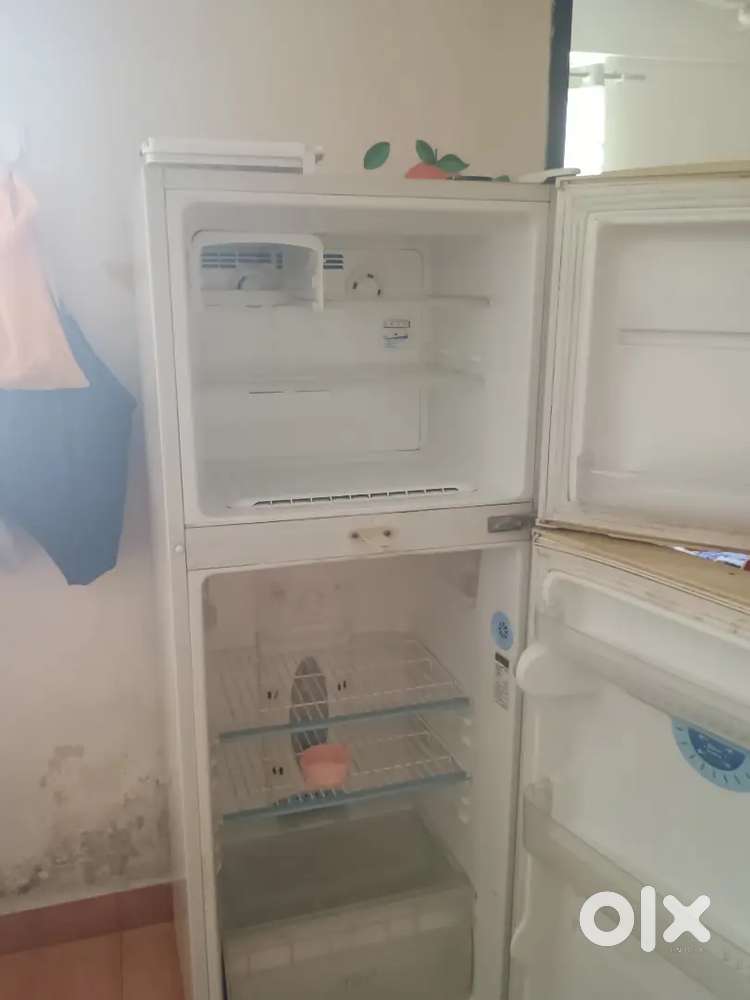 LG FRIDGE DOUBLE DOOR