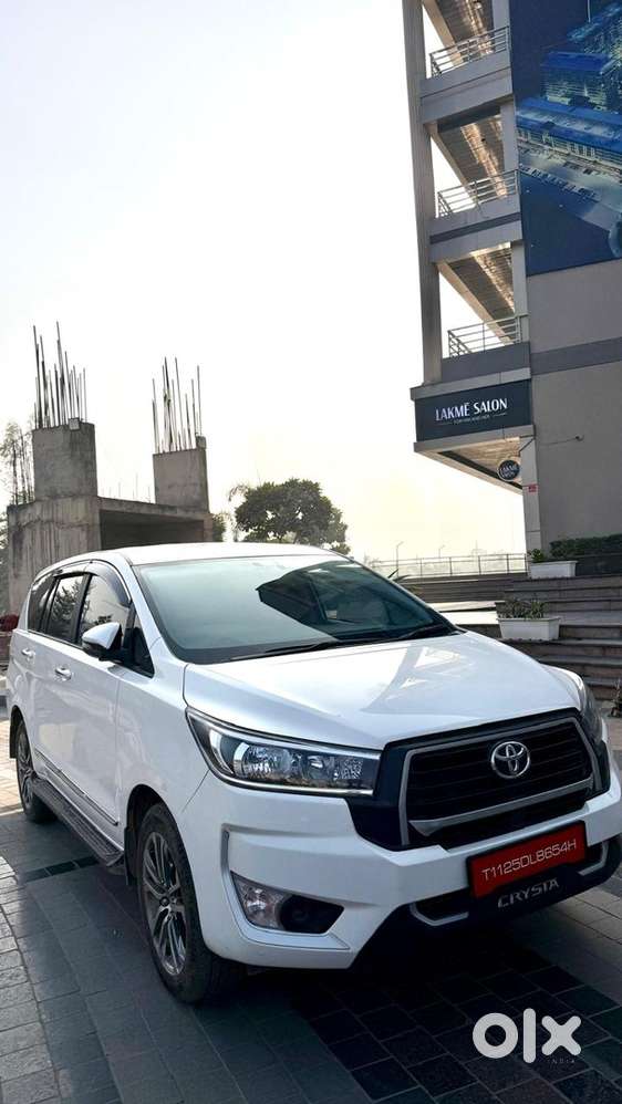 Toyota Innova Crysta 2025 Well Maintained