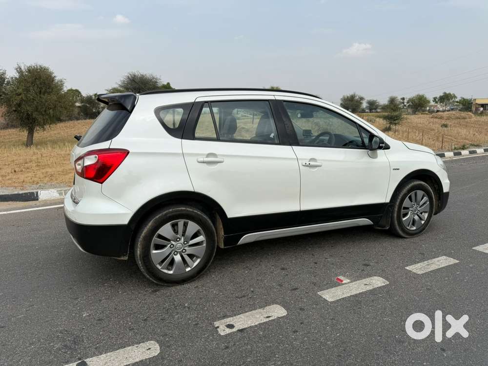 Maruti Suzuki S-cross 2016 Diesel Well Maintained