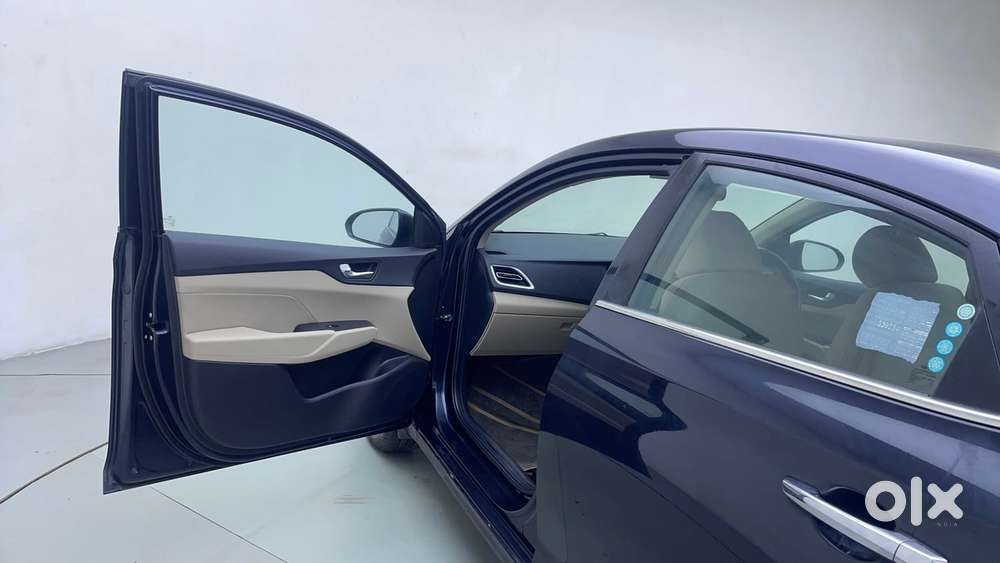 Hyundai Verna 1.5 Sx Ivt, 2022, Petrol