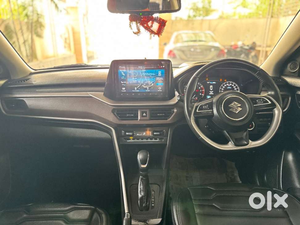 Maruti Suzuki Vitara Brezza Zxi + At, 2022, Petrol