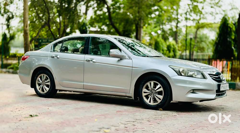Honda Accord 2.4 Elegance Manual, 2012, Petrol