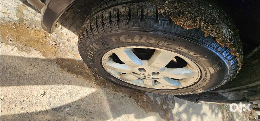 Sunroof, Fully Automatic And Manual Transmission,  Complete Luxury Suv