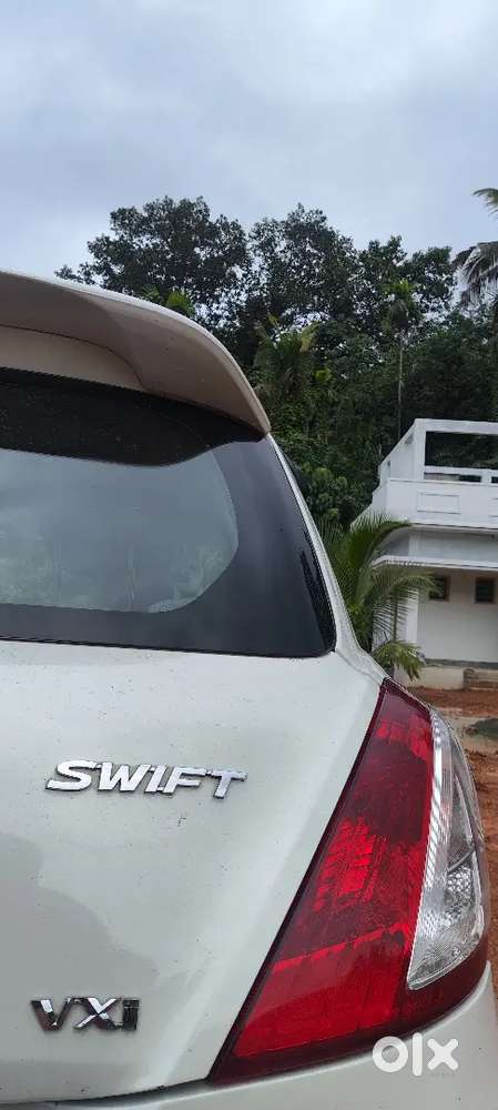 Maruti Suzuki Swift 2013 Petrol 100000 Km Driven