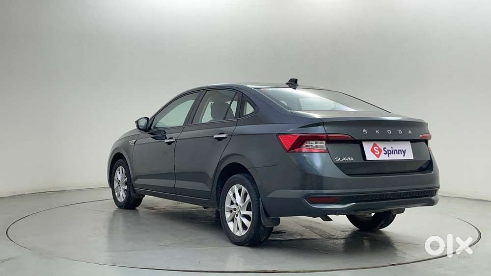 Skoda Slavia Ambition 1.0l Tsi At, 2022, Petrol