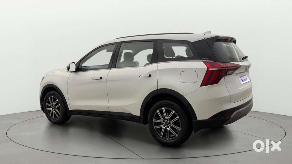 Mahindra Xuv700 2.0 Ax 7 Petrol Mt Str, 2021, Petrol