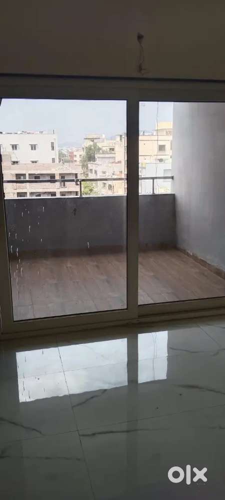 1570 SFT NORTH FACING available Mustafa junction ITI Road