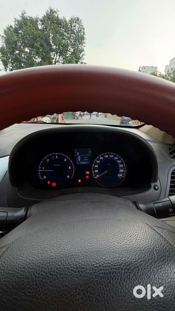 Hyundai Fluidic Verna 2015