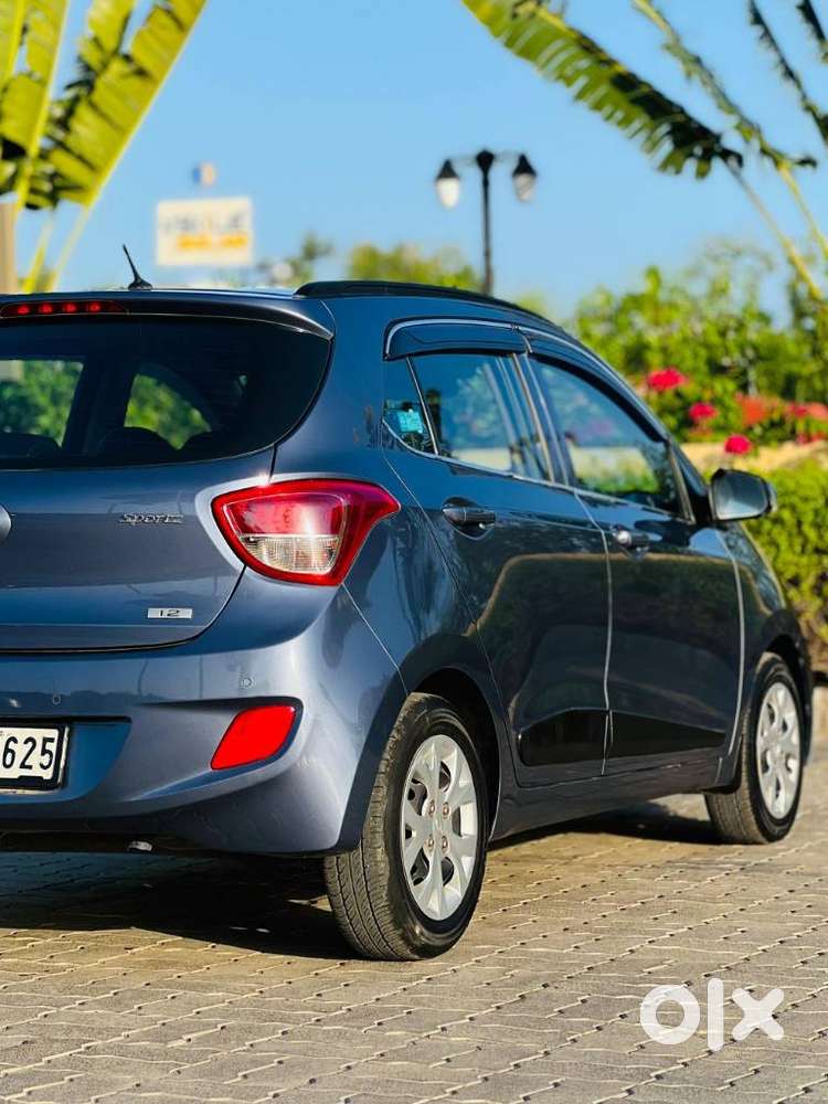 Hyundai Grand I10 Sportz, 2015, Petrol