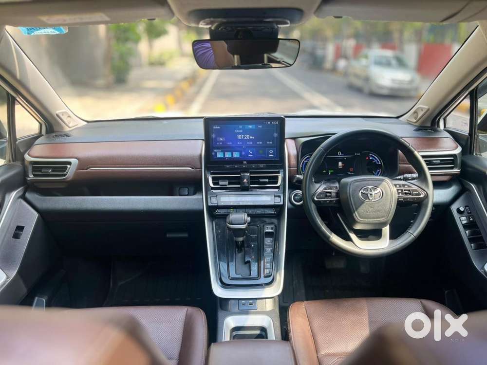 Toyota Innova Hycross 2.0 Zx (o) Hybrid 7 Str, 2024, Petrol
