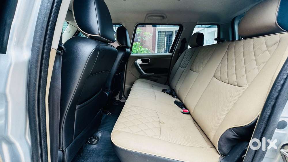 Mahindra Tuv 300 T10, 2018, Diesel