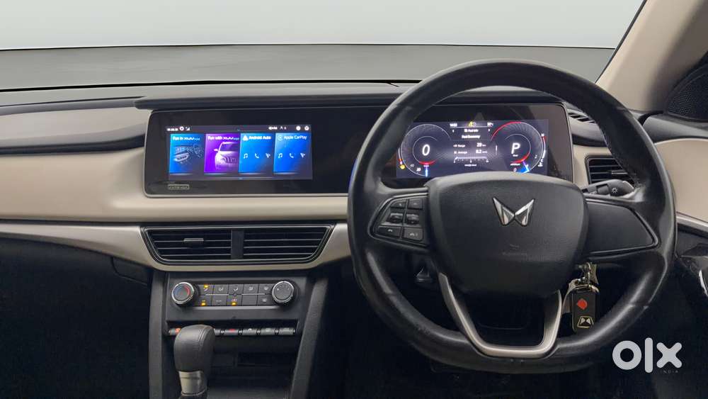 Mahindra Xuv700 2.2 Ax 5 Diesel At Str, 2022, Diesel