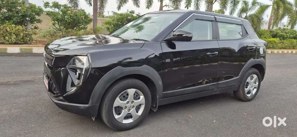 Mahindra Xuv 3xo 2025 Petrol 14000 Km Driven