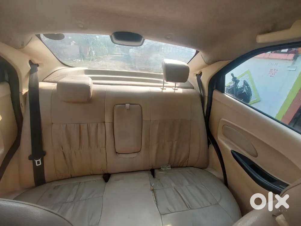 Ford Aspire Titanium Blu 2017