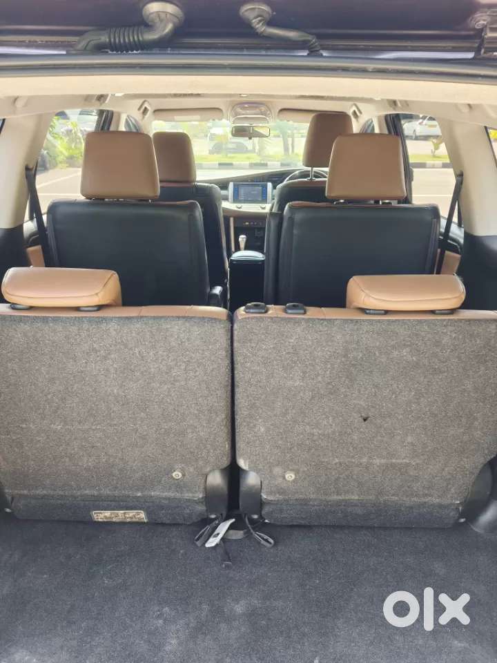 Toyota Innova Crysta 2.8 Zx At 7 Seater, 2017, Diesel