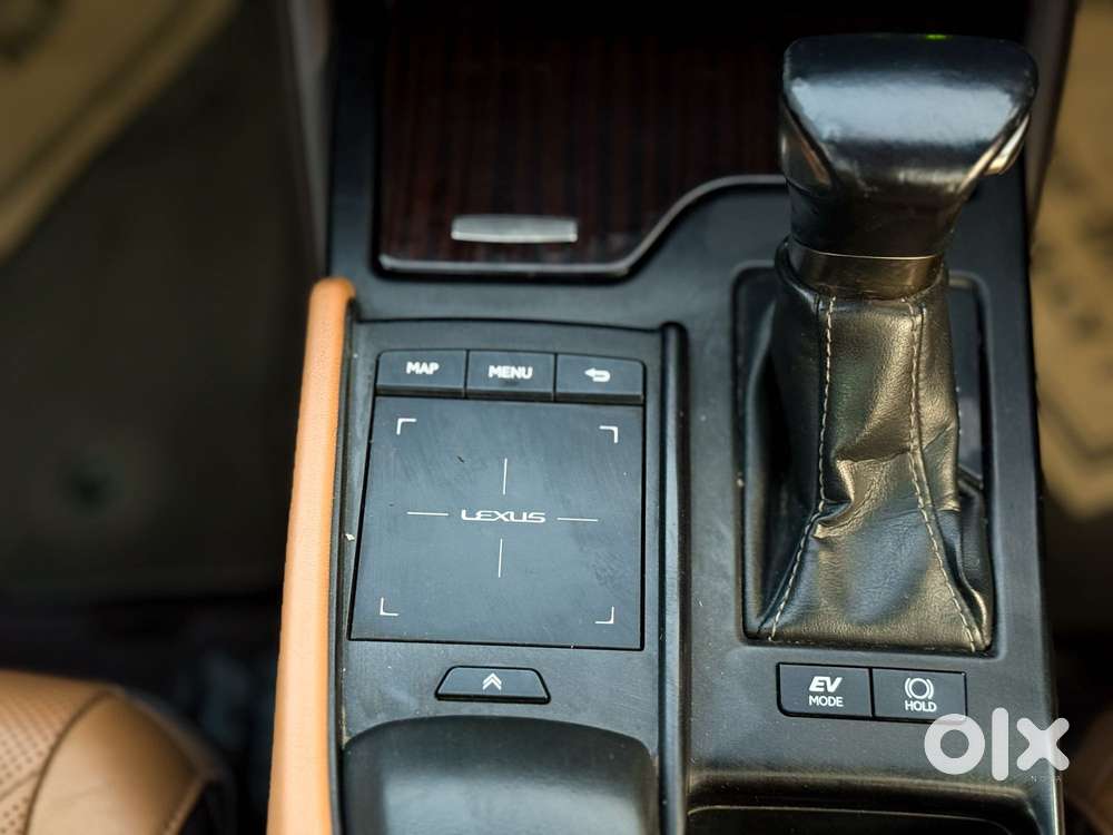 Lexus Es 300h Luxury, 2019, Petrol