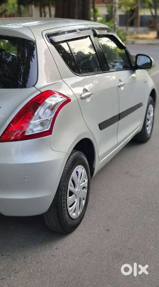 Maruti Suzuki Swift 1.2 Vxi (o), 2016, Petrol