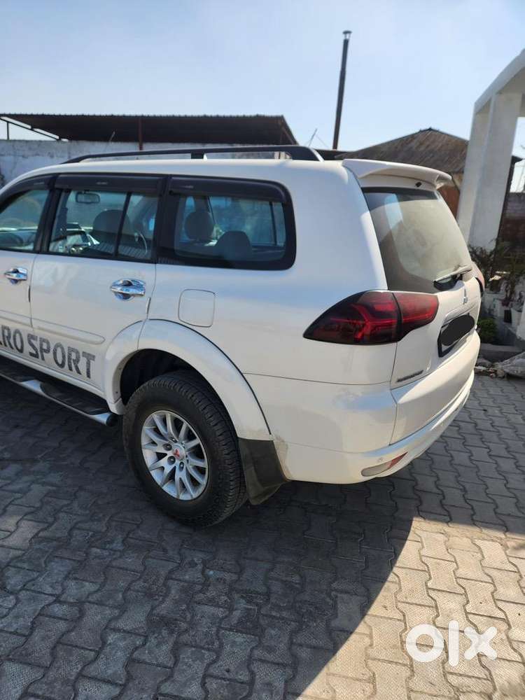 Mitsubishi Pajero Sport 2017 Diesel 85000 Km Driven