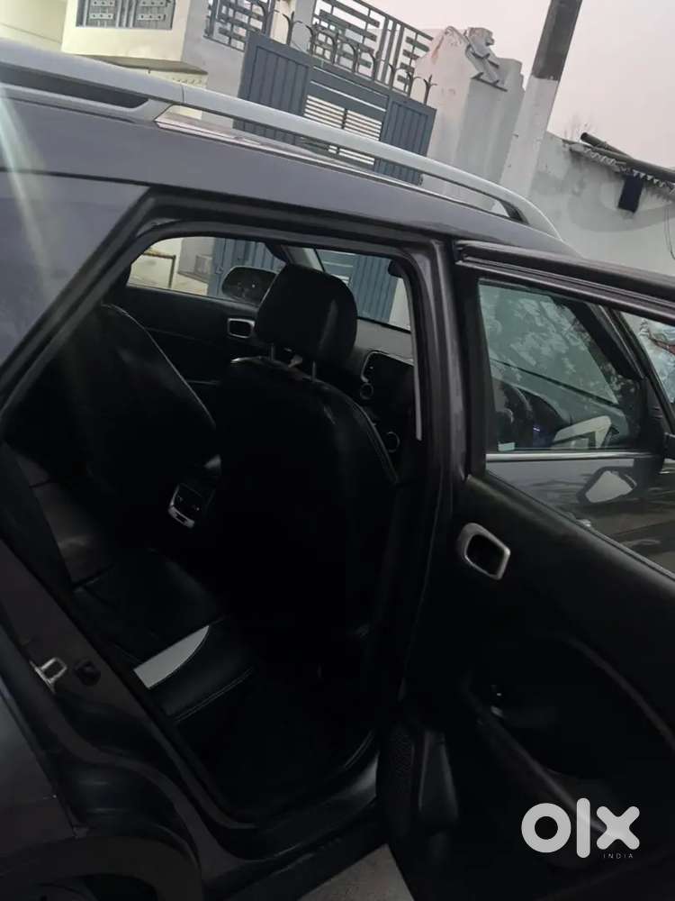 Hyundai Venue 2019 Diesel 80000 Km Driven