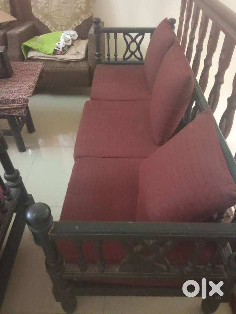 5 seater{ 3+2single} mahagony wood sofa with cushion and pillow.