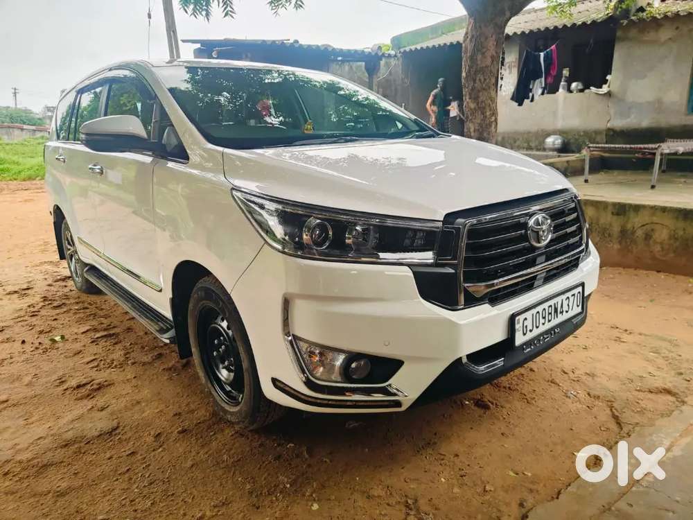 Toyota Innova Crysta 2025
