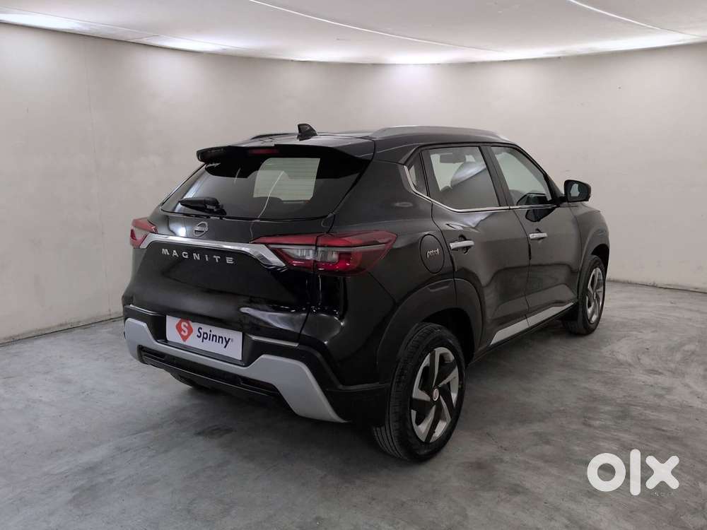 Nissan Magnite 1.0 Xv Premium, 2023, Petrol