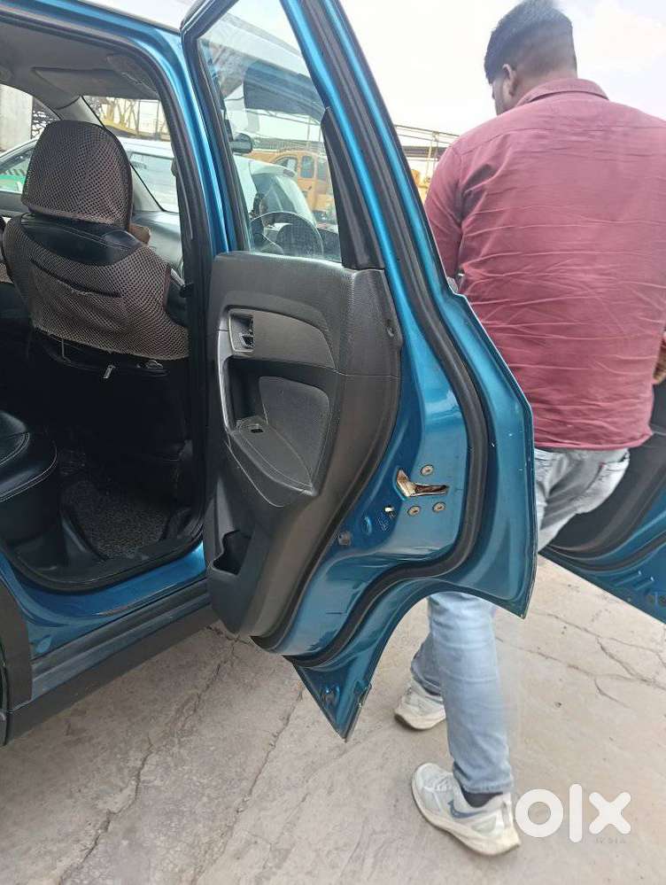 Maruti Suzuki Vitara Brezza Zdi Plus Dual Tone, 2017, Diesel