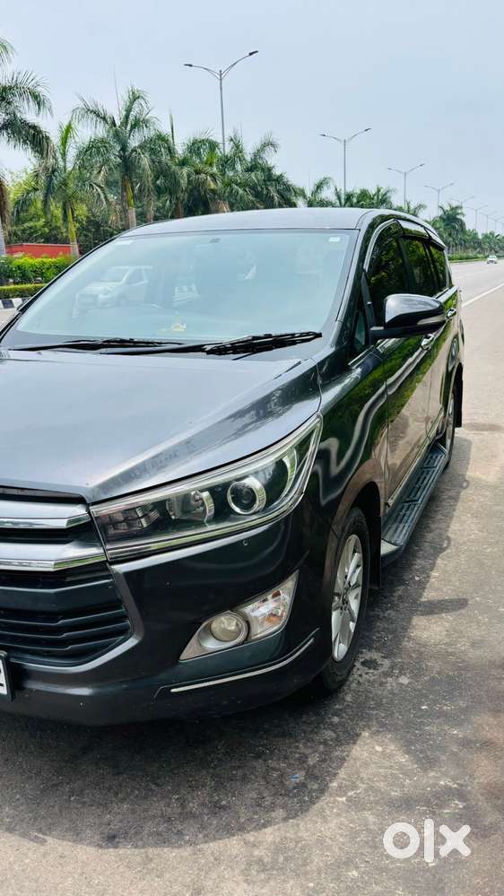 Toyota Innova Crysta 2.4 V 7 Str, 2016, Diesel