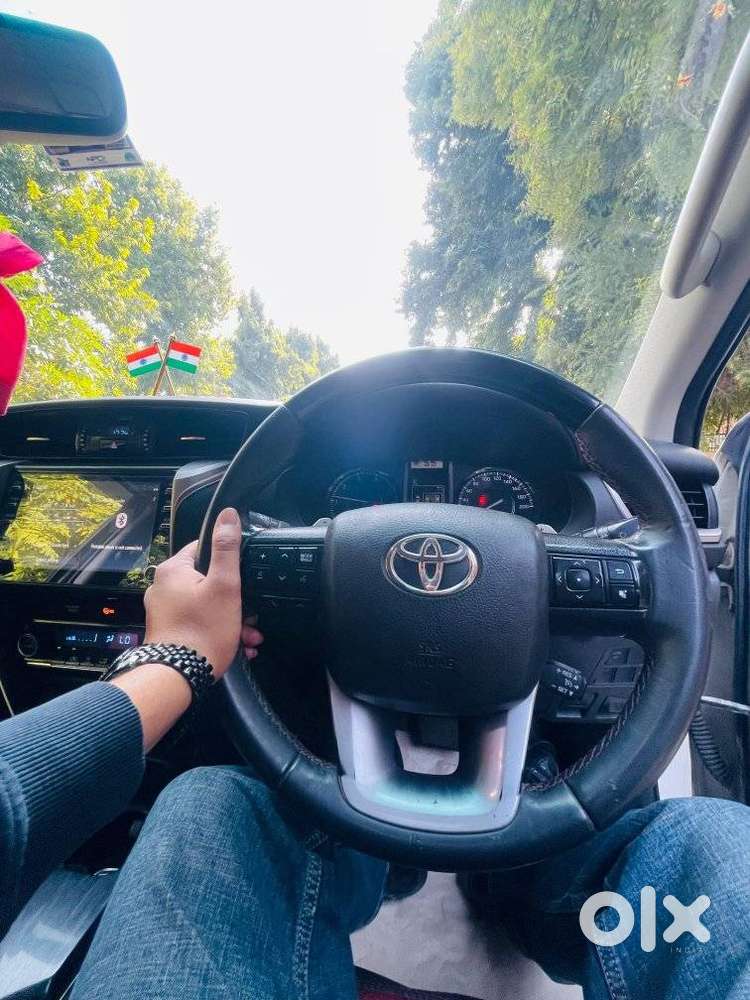 Toyota Fortuner Legender