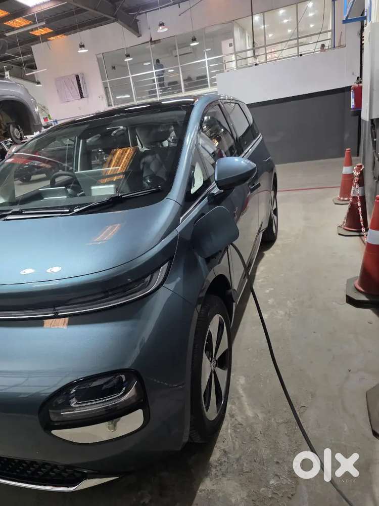 Mg Windsor Ev Top Condition  11,650 Km Driven  Extra Accessories